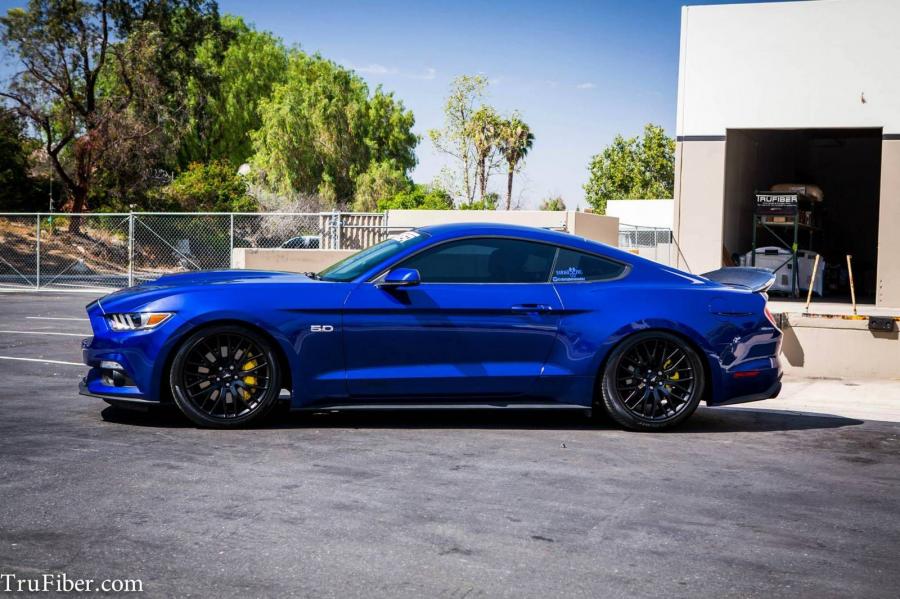  Ford Mustang GT by TruFiber 2015 года  (фото 6 из 9)
